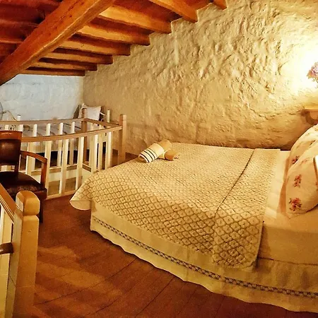 לינה וארוחת בוקר Lilyum - Tas Ev