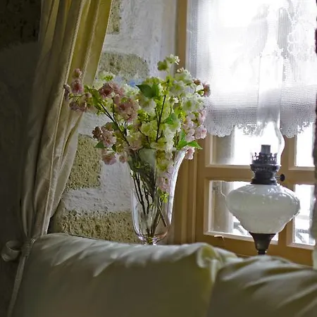 Lilyum - Tas Ev אלאקאטי