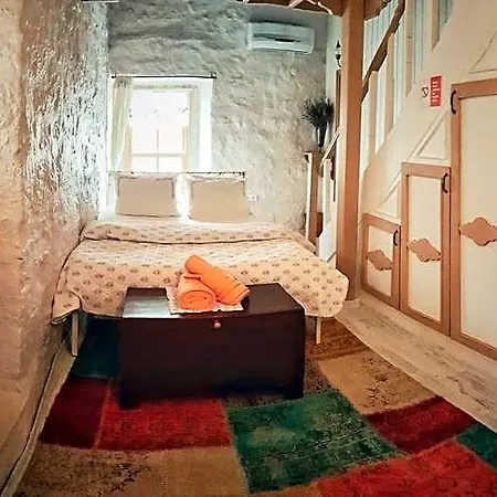 Lilyum - Tas Ev B&B 알라카티