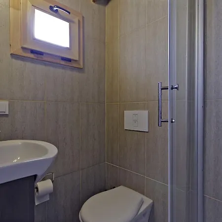 Lilyum - Tas Ev Alacati