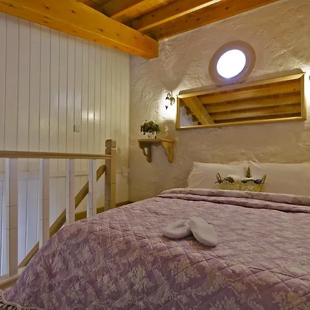 Lilyum - Tas Ev Bed & Breakfast