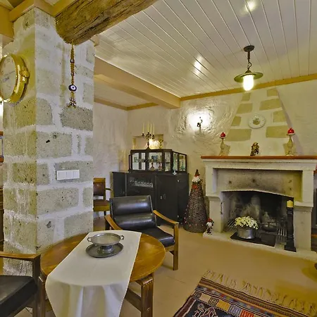 Lilyum - Tas Ev Bed & Breakfast 3*