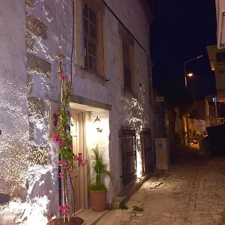 Lilyum - Tas Ev Bed & Breakfast