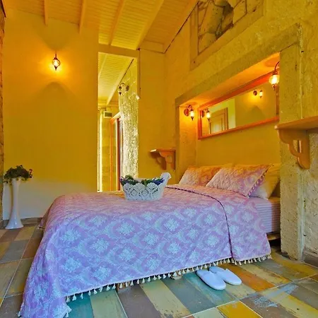 Lilyum - Tas Ev Bed & Breakfast 3*